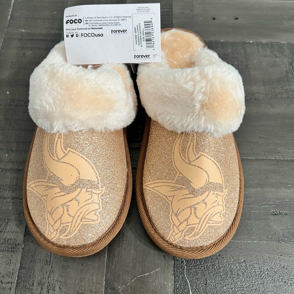 NFL Vikings Slippers Size Small